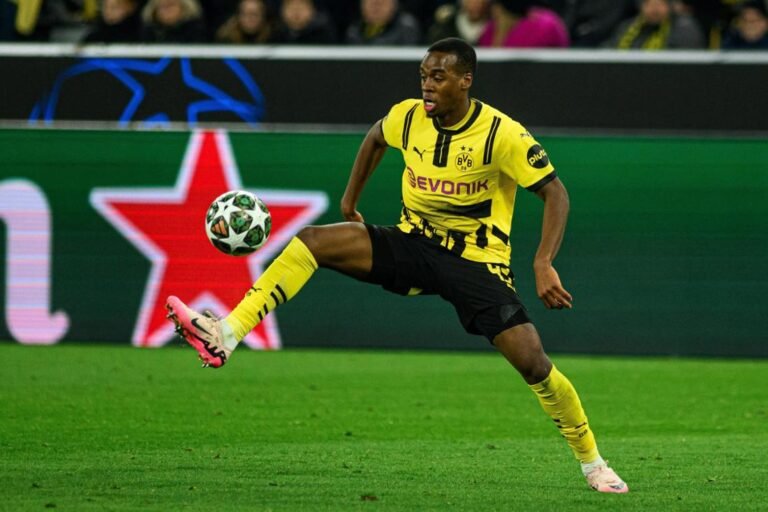 37134783-jungstar-jamie-gittens-ist-beim-bvb-die-leichtigkeit-abhandengekommen-2Hld6JU7SqBG